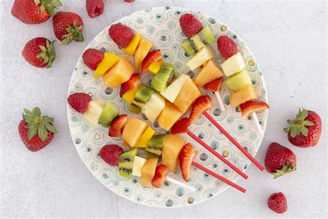 Favorite Fruit Sticks (the Kids Can Help Make!) - Sunshine Billingual ...