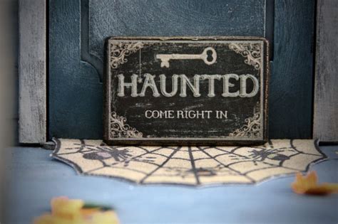 Haunted Sign Pictures, Photos, and Images for Facebook, Tumblr, Pinterest, and Twitter