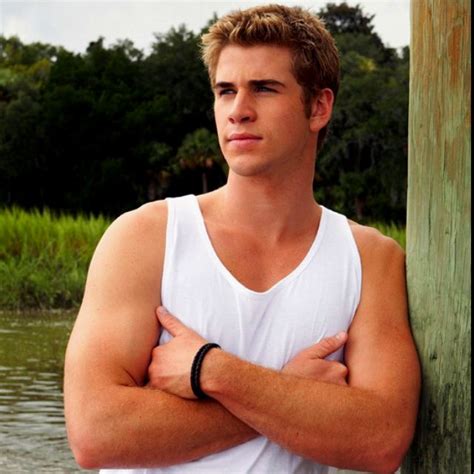 Mmmmmm | Hemsworth, Juegos del hambre, Liam hemsworth