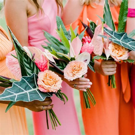 18 Striking Tropical Wedding Bouquets | Florists' Review