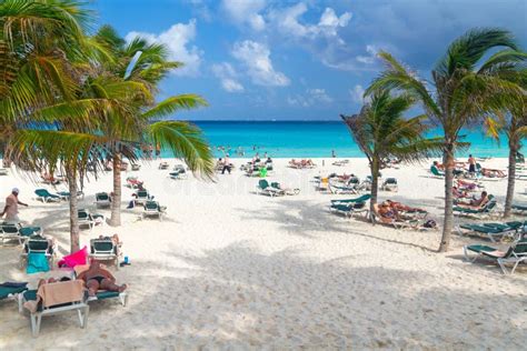 Playacar Beach At Caribbean Sea In Mexico Editorial Photography - Image of resort, people: 32909082