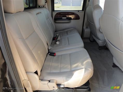 Tan Interior 2005 Ford F250 Super Duty Lariat FX4 Crew Cab 4x4 Photo #59405142 | GTCarLot.com