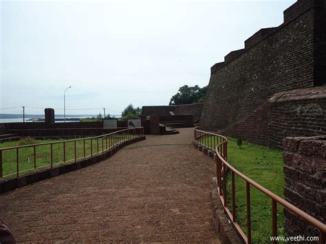 Photo Fullsize: Fort Walkway at Kannur