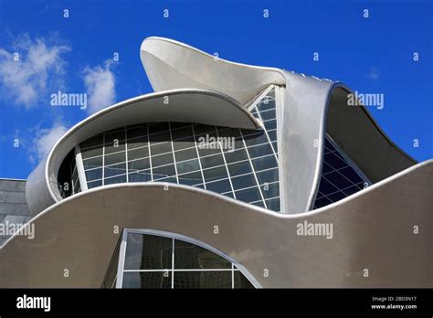 Modern architecture art gallery of alberta hi-res stock photography and ...