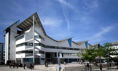 University of East London © Des Blenkinsopp cc-by-sa/2.0 :: Geograph Britain and Ireland