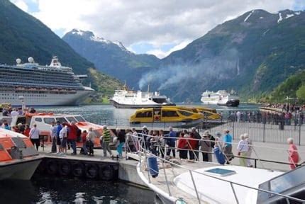 Geirangerfjord Cruise Port Live Webcam - Norway - World Cams