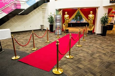 Hollywood Oscar Themed Entrance and Events | Oscars theme party, Hollywood birthday parties, Fun ...