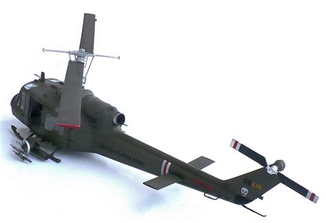 The Great Canadian Model Builders Web Page!: Bell UH-1B Iroquois (Huey)