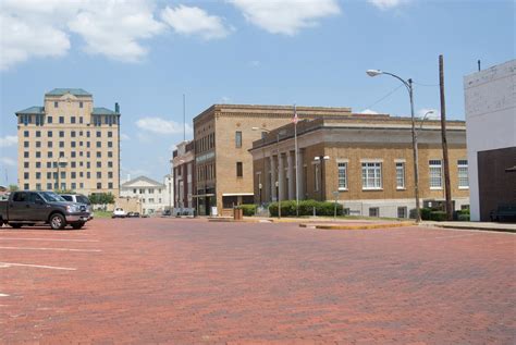 [Houston Street in Marshall, Texas] - The Portal to Texas History