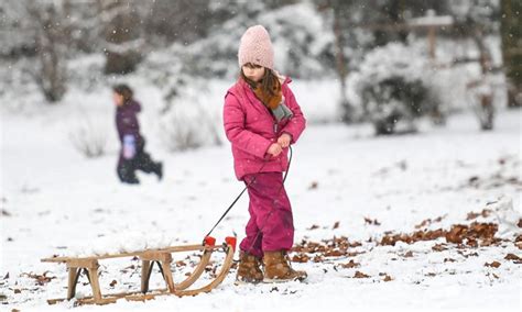 Snowfall hits Frankfurt, Germany - Global Times