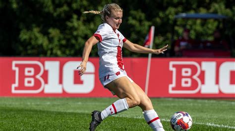 WATCH: No. 21 Wisconsin women's soccer late-goal upset over No. 4 Penn State | NCAA.com