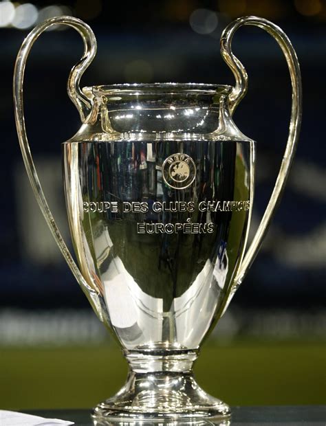 UEFA Champions League -- Trophy (european international clubs) replaced ...