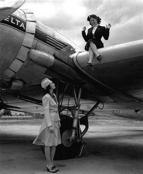 Dress of Delta Airlines stewardesses in summer (left) and in winter, circa 1940-42. | Retro ...