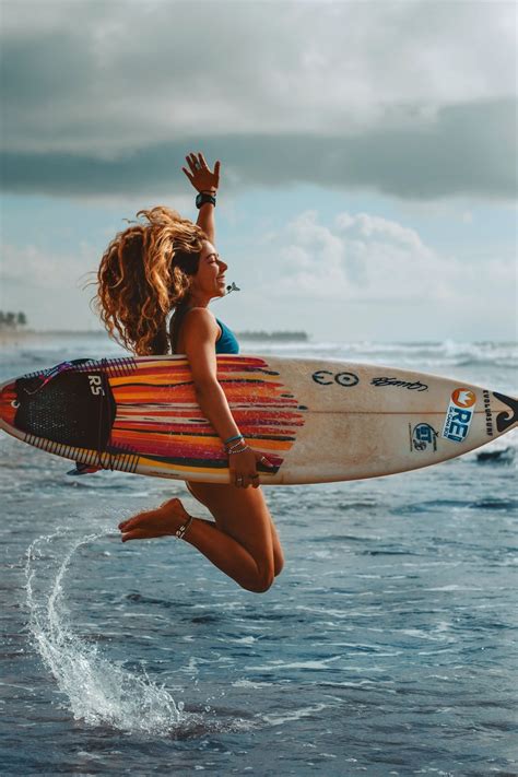 The Art of Surfing: Techniques, Tips, and Tricks to Master the Waves – Acces Independant