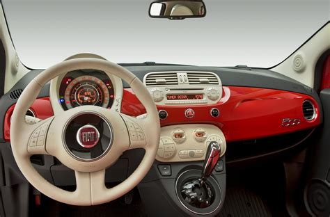 Inside the new Fiat 500... | Fiat 500 USA Fiat Pop, Fiat 500 Pop, Fiat 500 Cabrio, Fiat 500e ...