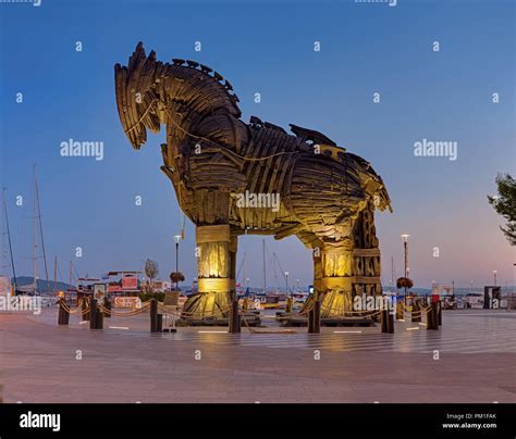 Trojan horse made for Troy movie in Canakkale Stock Photo - Alamy