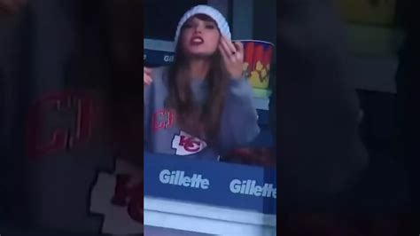 Taylor Swift has OFFICIALLY Become a Chiefs Fan: Clothes, Outfits ...