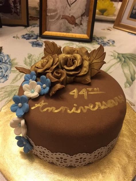 44th Anniversary - Decorated Cake by Julia - CakesDecor