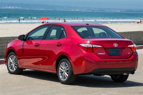 2016 Toyota Corolla Pictures - 354 Photos | Edmunds