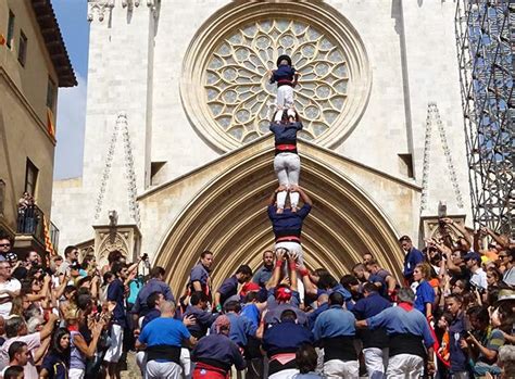 "Walking Pillar" - Santa Tecla Fest, Tarragona | FIFOFUSPAIN