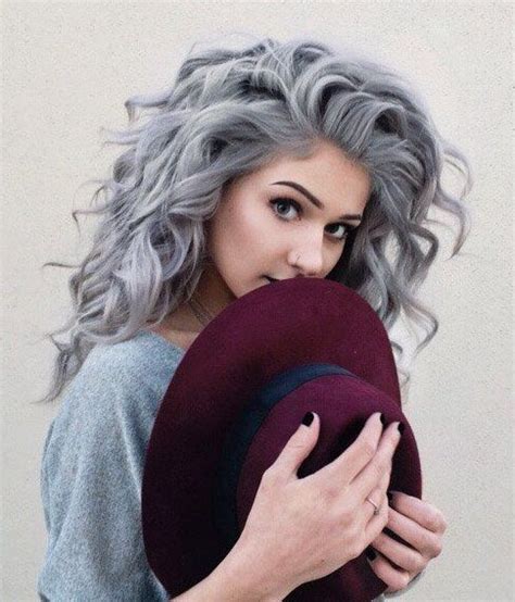 Coloration grise : j'ai essayé le cheveux gris, très tendance