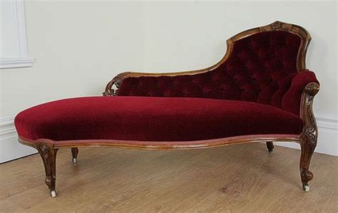 24 Red Velvet Chaise Lounge Sofa Designs In Victorian Style | Red chaise lounge, Chaise lounge ...