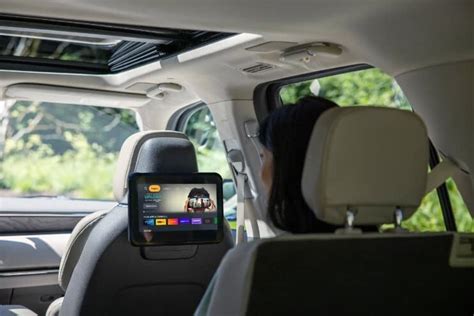 New Lincoln Play: The new rear seat entertainment system! | Beach ...