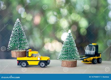 Pickup Truck Delivery of Christmas Tree Stock Image - Image of rustic ...