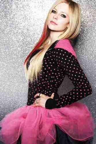 Avril Lavigne - Black Star Photo (8846051) - Fanpop