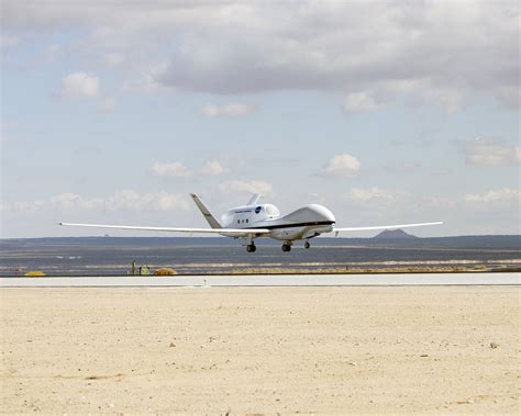 NASA's Global Hawk Returns From HS3 Mission - NASA