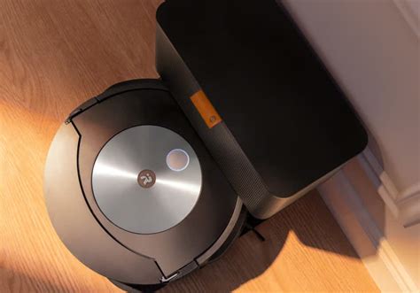 iRobot adds a retractable mop to its flagship Roomba vacuum | TechSpot