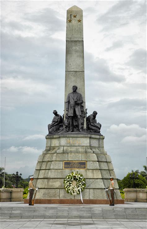 Jose Rizal Park - Travel to the Philippines