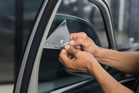 Comment enlever les vitres teintées de sa voiture