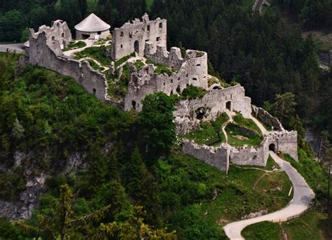 Reutte, Austria's Ehrenburg Castle - Ruins to Inspire the Imagination - Quiltripping