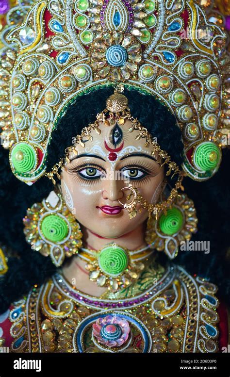 Artisan completed an idol of Devi Durga Maa ahead of Durga puja ...