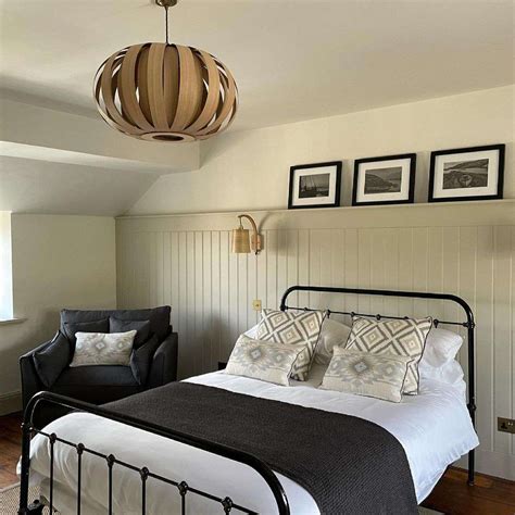 12 Cottage Bedrooms to Inspire Your Own Cozy Abode