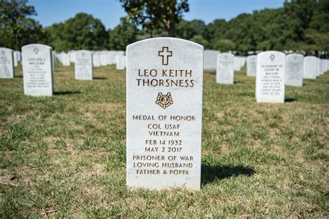 √ Can Spouses Of Veterans Be Buried In National Cemeteries - Navy Visual