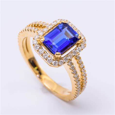 Emerald Cut Tanzanite Diamond yellow Gold Ring 1.46 Carats For Sale at 1stDibs