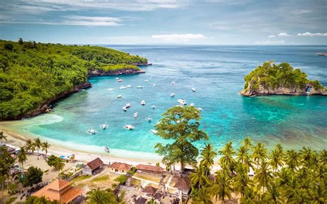 Crystal Bay, Nusa Penida: Crystal Clear Water And A Beautiful Beach