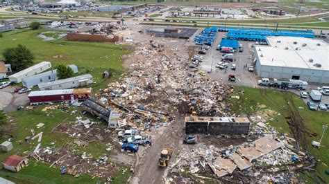 VIDEO footage shows aftermath of deadly El Reno tornado — RT USA News