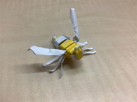 Origami Bee by Sandyridims on DeviantArt