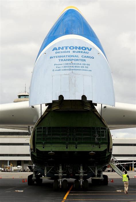 Antonov An-225 Mriya touches down in Australia - BBC News