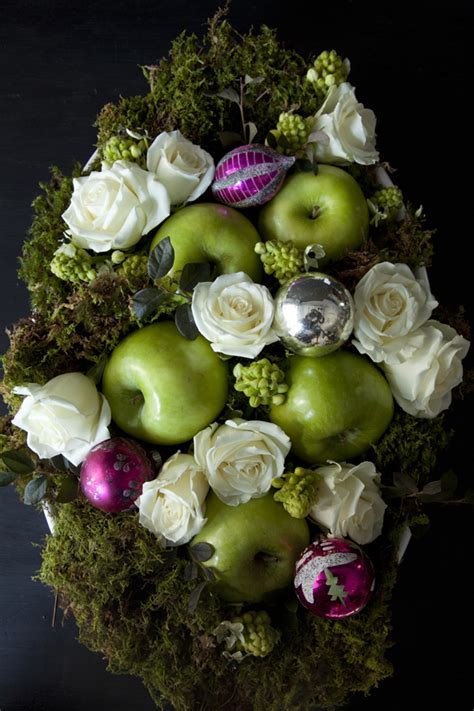 An Apple Inspired Holiday Table Centerpiece | Salted and Styled