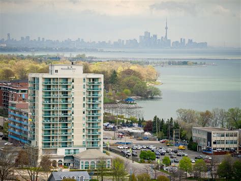 Extended Stay Hotel in Mississauga | The Waterside Inn