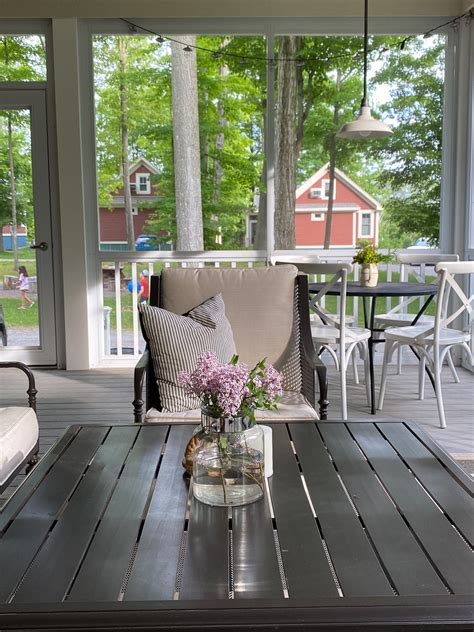 11 Summer Cottage Decorating Ideas - Rambling Renovators