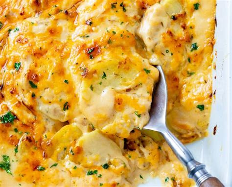 Cheesy Scalloped Potatoes - The Cozy Cook