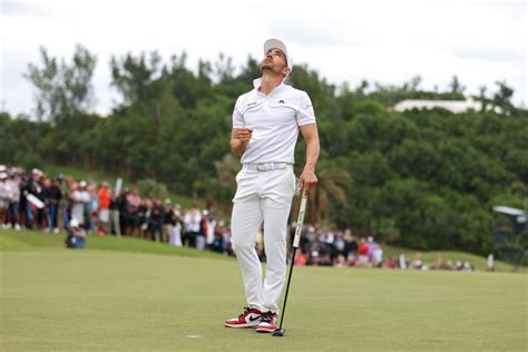 Camilo Villegas completes return from tragedy and golf's abyss to win ...