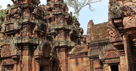 Banteay Srei Temple Guide - Citadel of the Women - Just Siem Reap