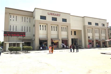 Rayat Bahra University, Mohali: Admission, Fees, Courses, Placements ...