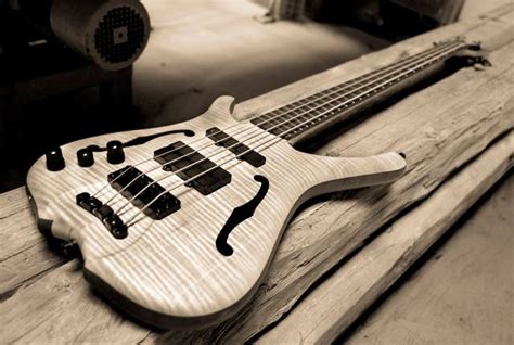 17 Best images about Warwick bass guitar on Pinterest | Satin, Aliens ...